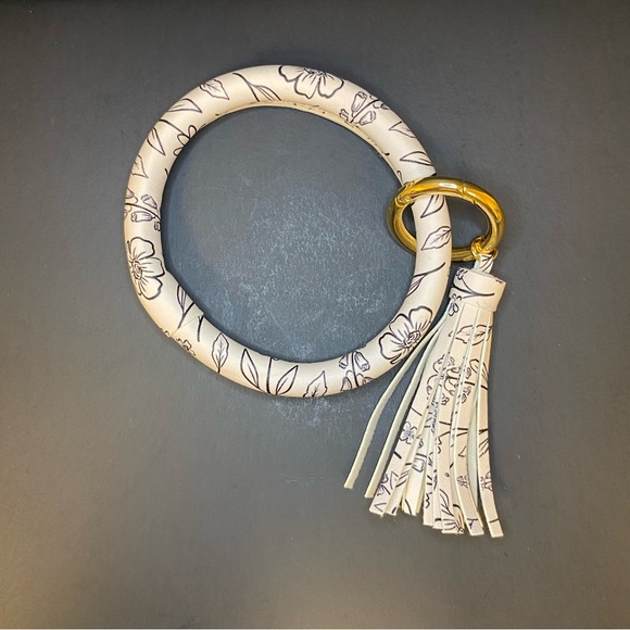 Key Bracelet, Wristlet with tassel and gold hardware black/white floral - Picture 1 of 3